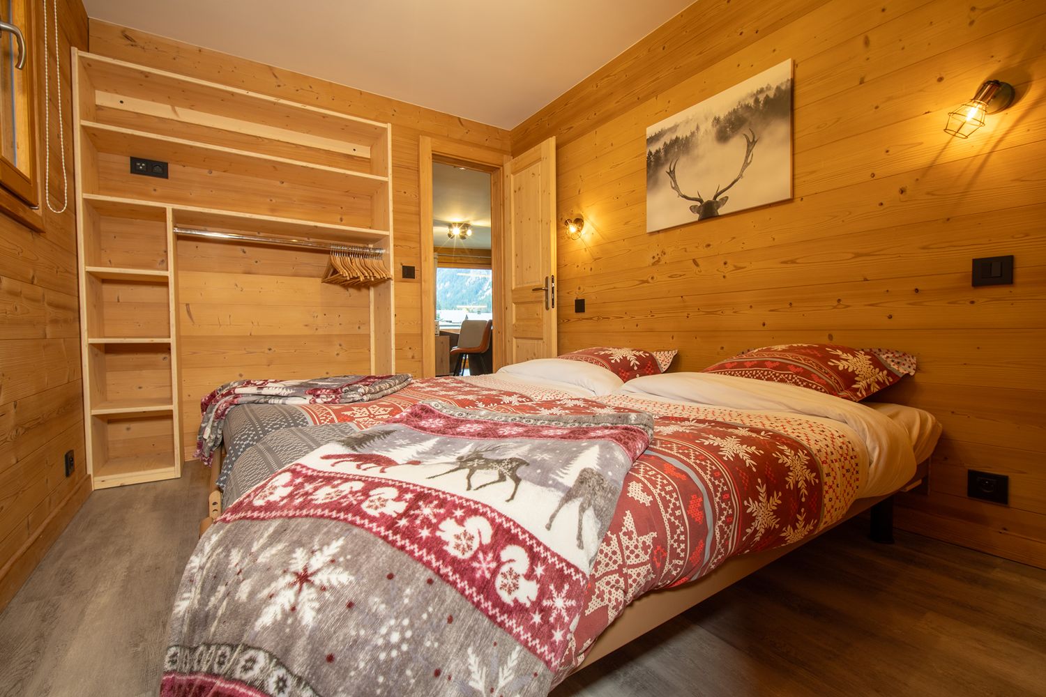 Séjour lumineux de l'appartement à Châtel