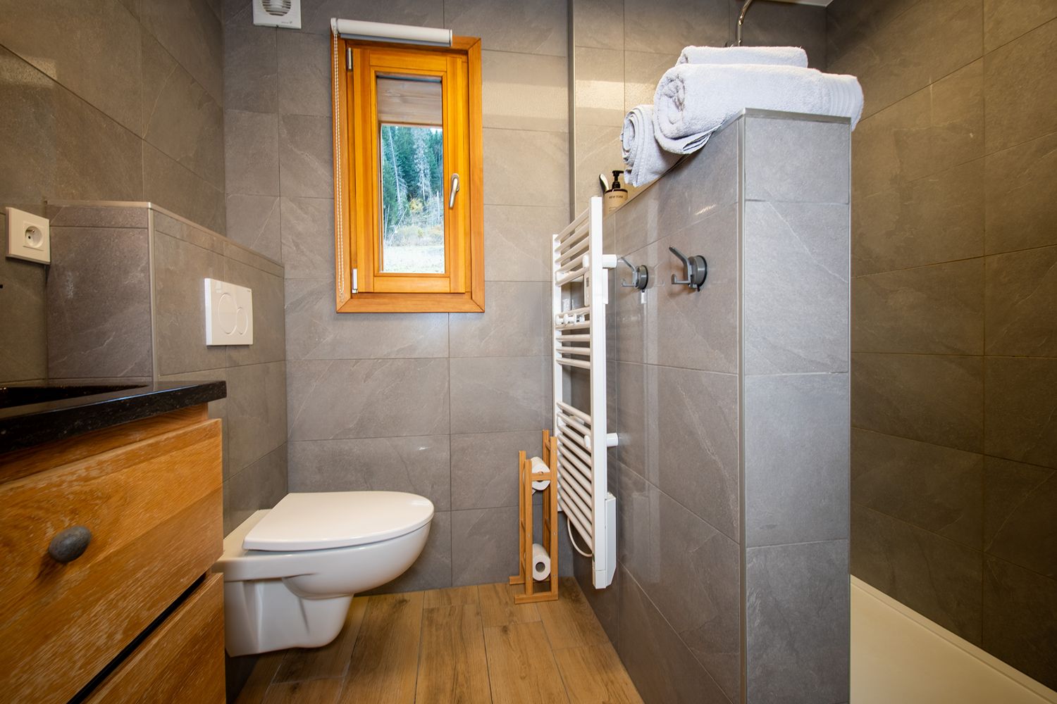 Chambre confortable de l'appartement à Châtel