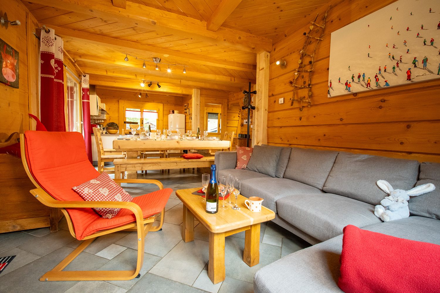 Séjour lumineux de l'appartement à Châtel