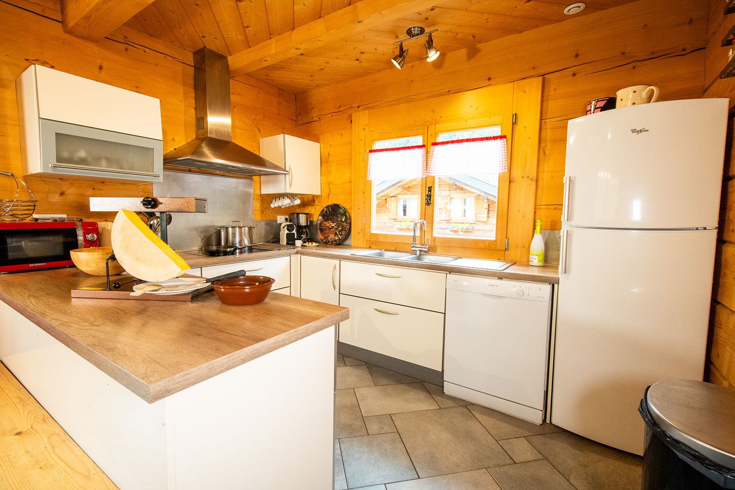 Cuisine moderne de l'appartement à Châtel