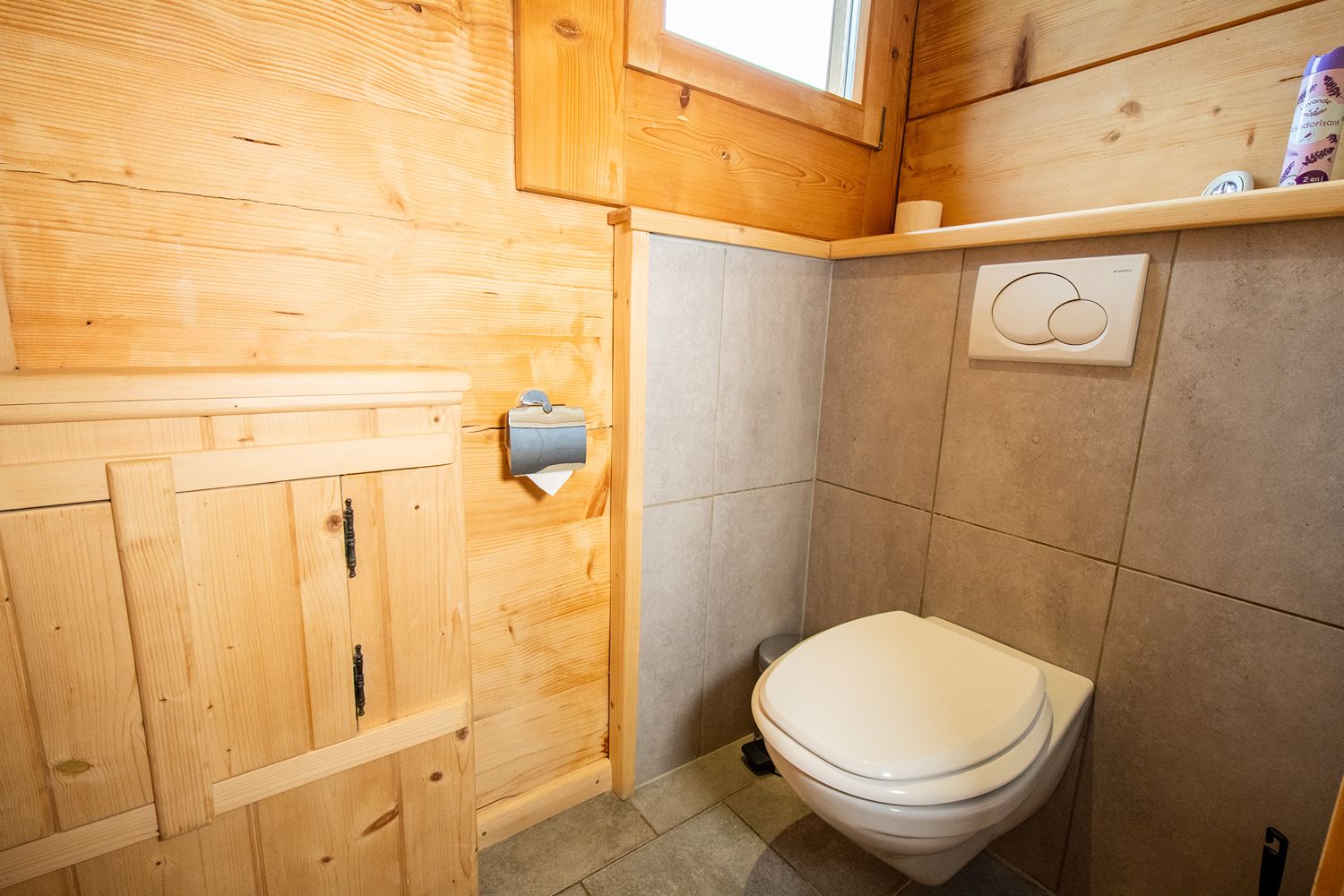 Salle de bain de l'appartement à Châtel