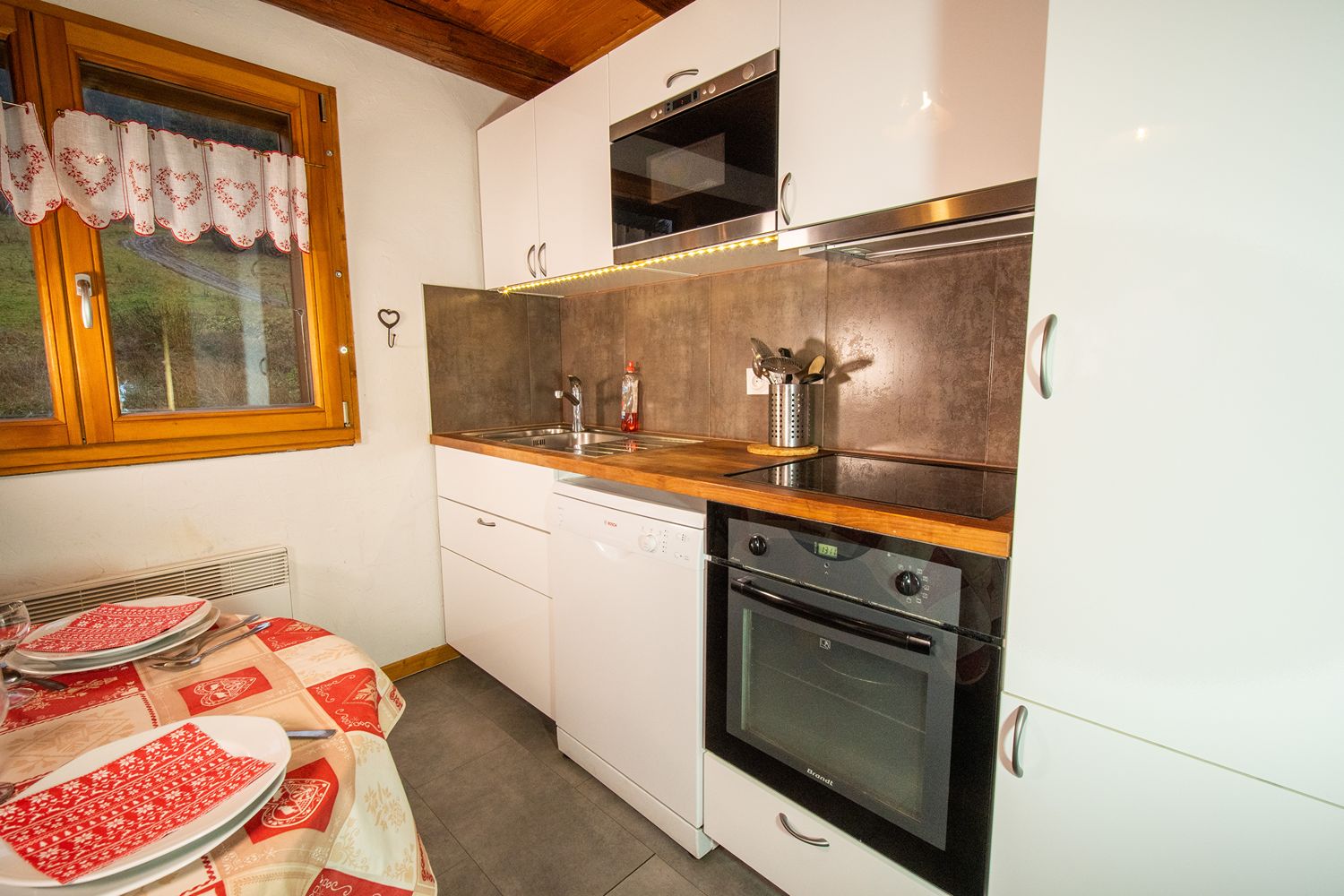 Séjour lumineux de l'appartement à Châtel